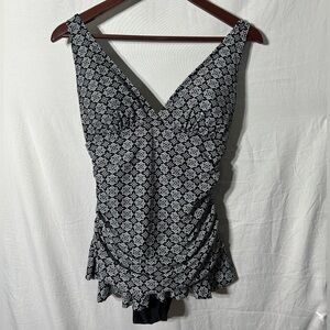 Shore Shape Woman’s swimsuit Size 10